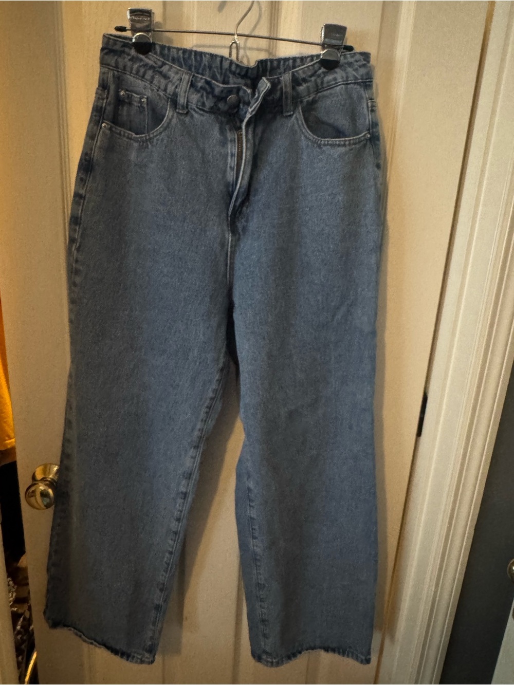 Classic High-Waist Straight Leg Jeans in Vintage Blue